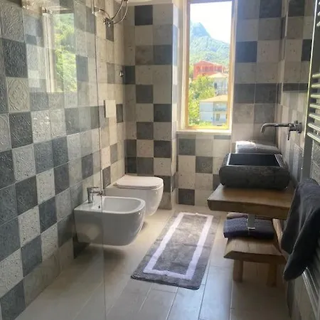 Pop Nel Blu Della Costiera Tramonti