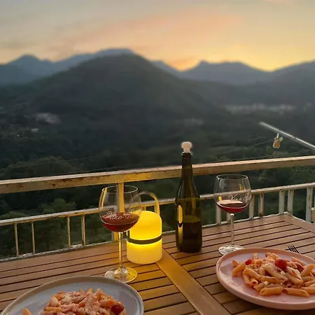 Pop Nel Blu Della Costiera Tramonti